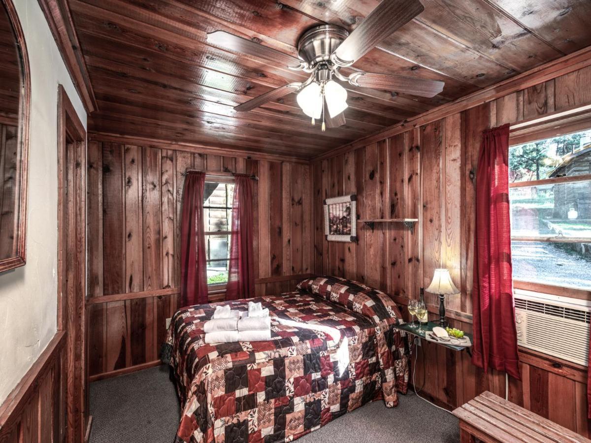 Apache Village 3, Queen Bed, Midtown, Sleeps 2 鲁伊多索 外观 照片